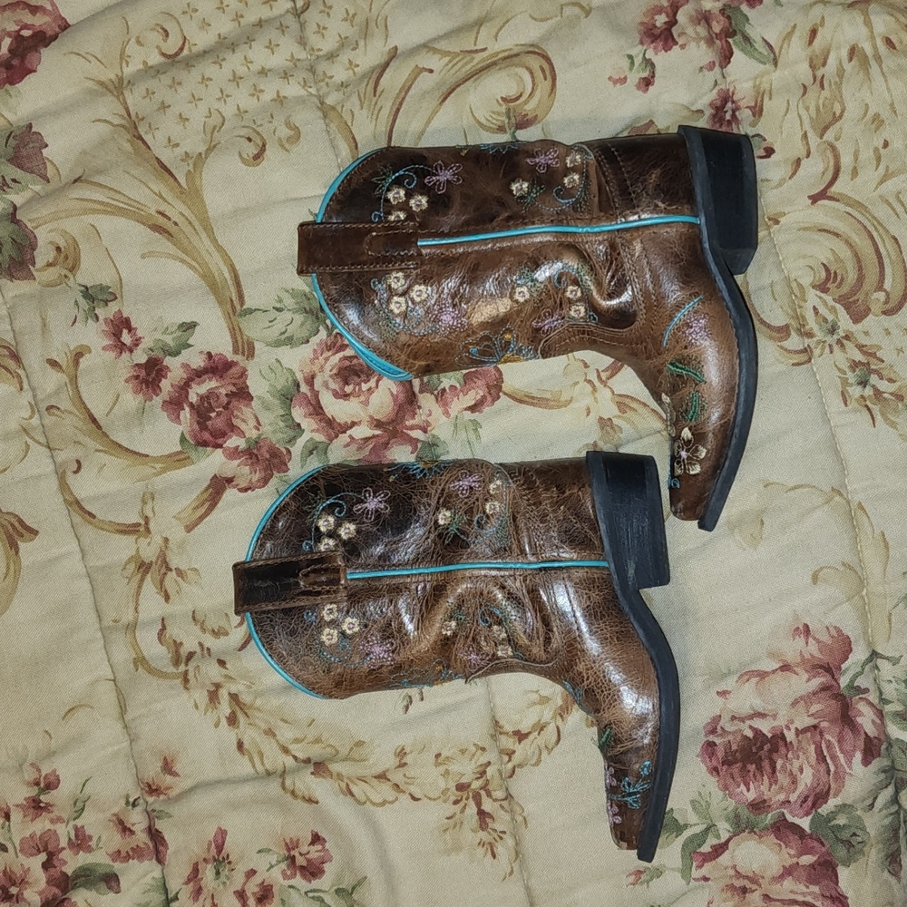 SMOKEY Mountain boots Florence Embroidered Boots size 8.5 Youth girls